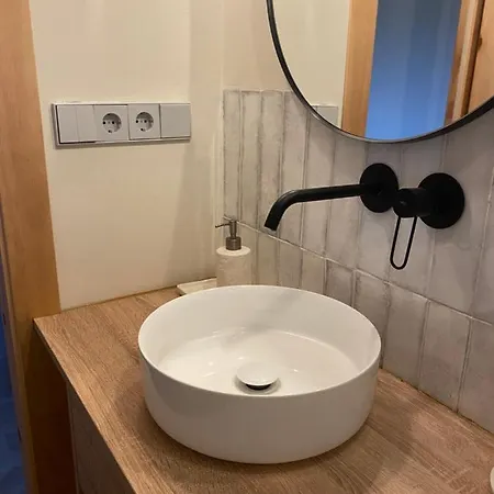 Casa Caliza بيت للعطل